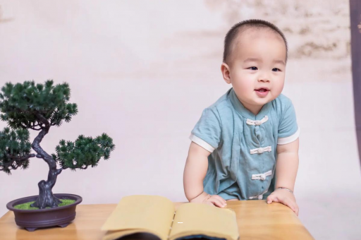 南阳宝宝脸上小白点